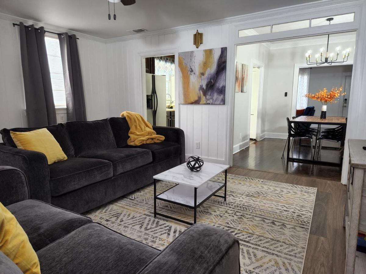 Spacious Centrally Located 3 Bed 2 Bath - Sleeps 8 Montgomery Kültér fotó