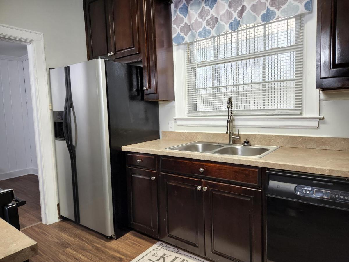 Spacious Centrally Located 3 Bed 2 Bath - Sleeps 8 Montgomery Kültér fotó
